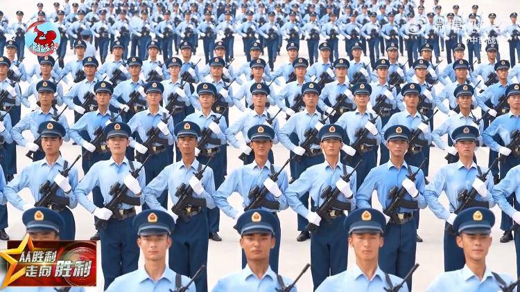 九三阅兵倒计时5天<strong></p>
<p>智能炒币软件</strong>！空中梯队多型新机将首次受阅 队员练就“米秒不差”