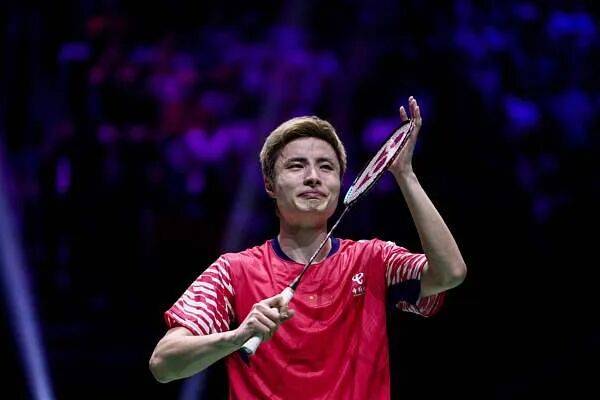 祝贺！石宇奇2比1逆转昆拉武特<strong></p>
<p>帮呗币价格</strong>，获得羽毛球世锦赛男单冠军！