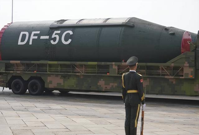 “51”被跳过<strong></p>
<p>炒币子</strong>，东风-61直接登场，比东风-41打的更远、威慑力更强
