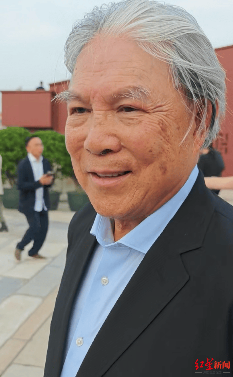 霍震霆：在阅兵仪式中<strong></p>
<p>炒币子</strong>，看到了国家的国防能力和国家发展
