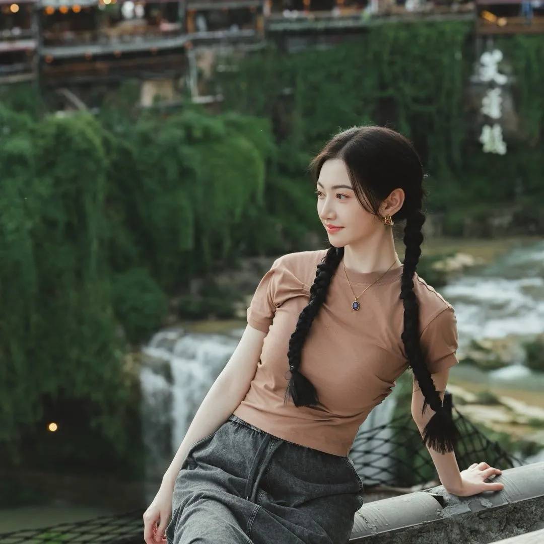 景甜工作室否认“冯绍峰景甜闪婚”<strong></p>
<p>炒币交易软件</strong>，连发4个感叹号：景甜女士未婚单身，请停止造谣