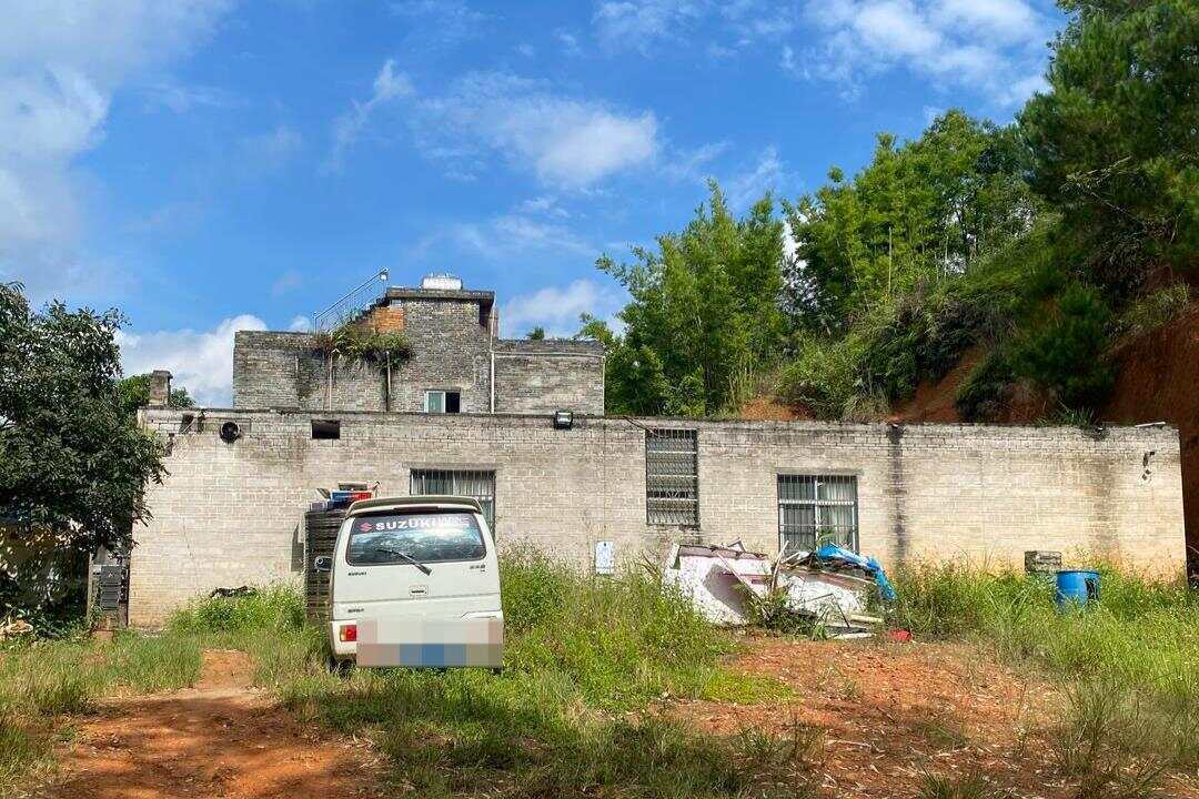 广西一原县委书记被绑架案调查：冒充执法人员带走受害人<strong></p>
<p>佰通币</strong>，被告人一家多人获刑!