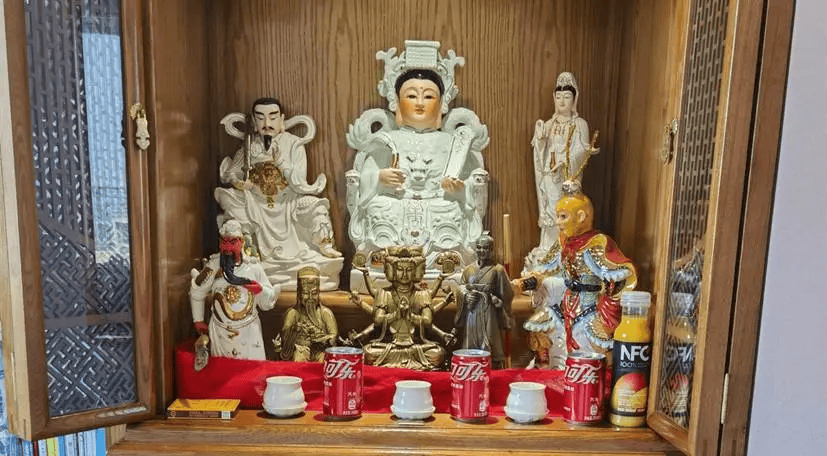 “昆仑童子”案告破<strong></p>
<p>佰通币</strong>！恶行披露——