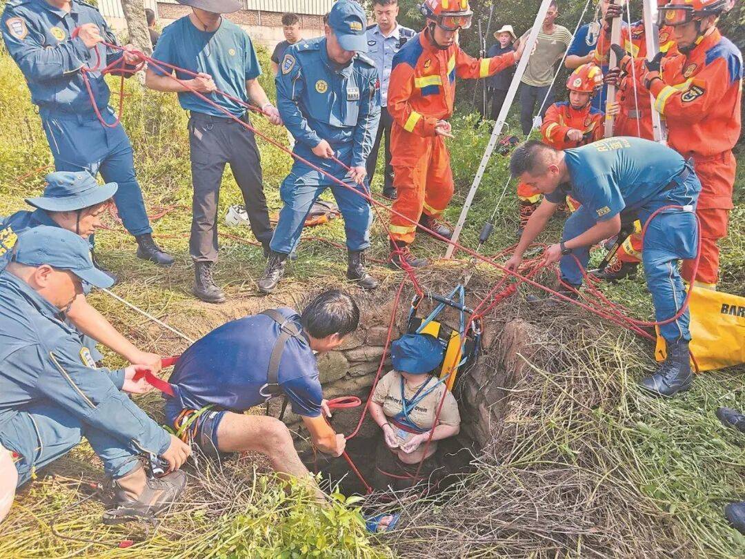 泉州坠井女子“54小时噩梦”:几条蛇爬身上<strong></p>
<p>晋商币</strong>,双侧肋骨骨折!绝望时靠一个信念坚持活下来……