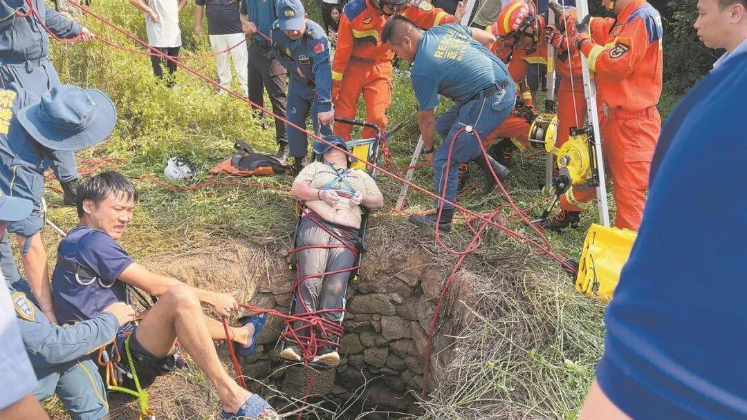 泉州坠井女子“54小时噩梦”:几条蛇爬身上<strong></p>
<p>晋商币</strong>,双侧肋骨骨折!绝望时靠一个信念坚持活下来……