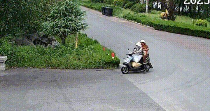 400斤<strong></p>
<p>晋商币</strong>，两人多次偷猕猴桃自己吃，被济南警方抓获