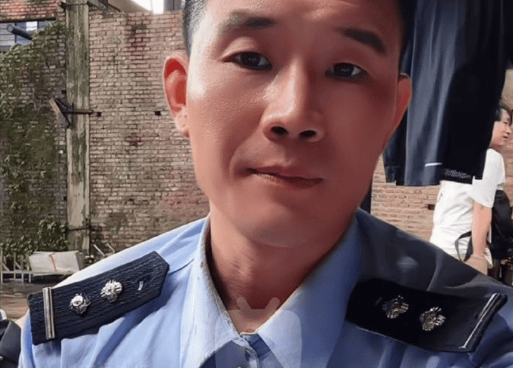 “嘎子谢孟伟”穿警服直播带货<strong></p>
<p>炒币亏</strong>，云南警方通报：谢某某(男，36岁，河北雄县人)，行政拘留7日