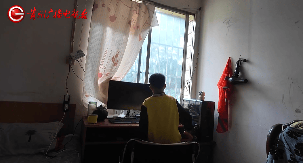 心酸！12岁男孩“独居”贵阳一安置房内<strong></p>
<p>币友圈</strong>，父亲回应：迫于无奈，因为……
