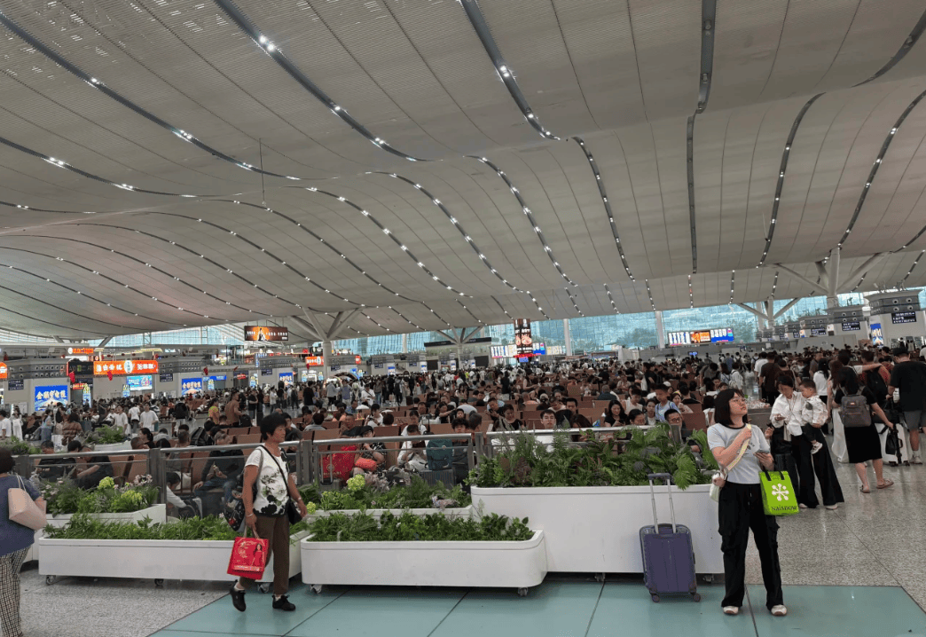 “不亚于春节回家”！凌晨5点<strong></p>
<p>永旺币</strong>，深圳有人已经堵在路上……