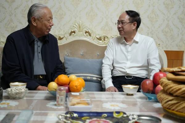 重庆市潼南区委书记文天平调任吐鲁番<strong></p>
<p>永旺币</strong>，多人跨省联动调整