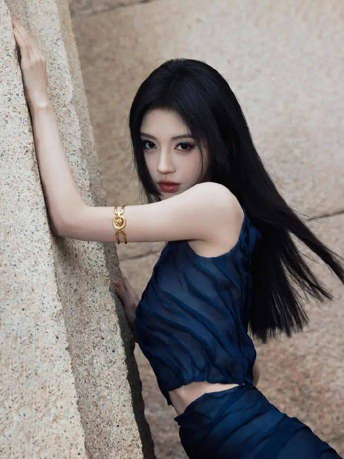 时装周上的女明星<strong></p>
<p>gxs币交易</strong>，秋冬氛围感一键封顶！