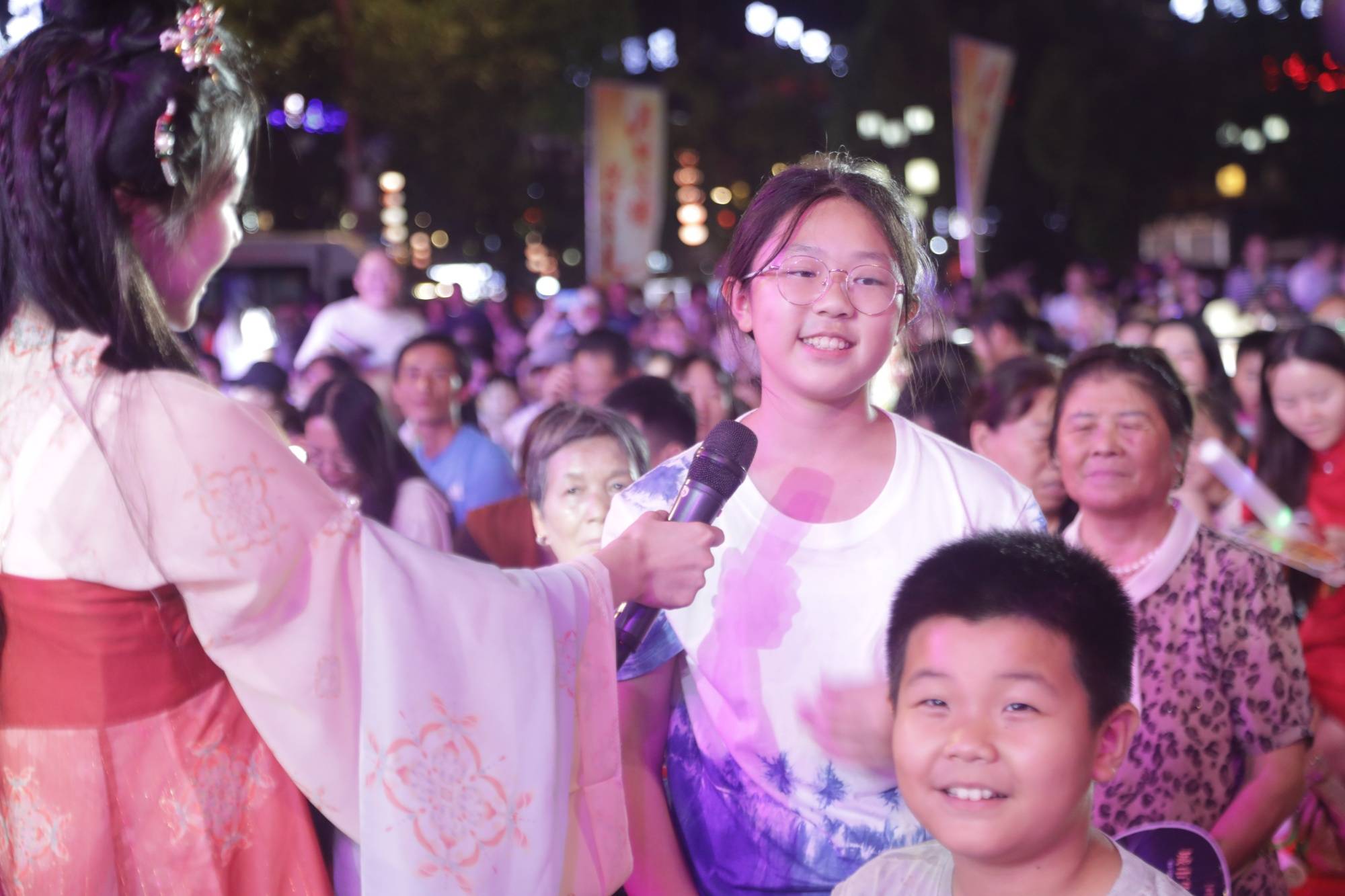月映火塘 悦唱荔波<strong></p>
<p>炒币培训</strong>！这场中秋音乐晚会点燃团圆夜