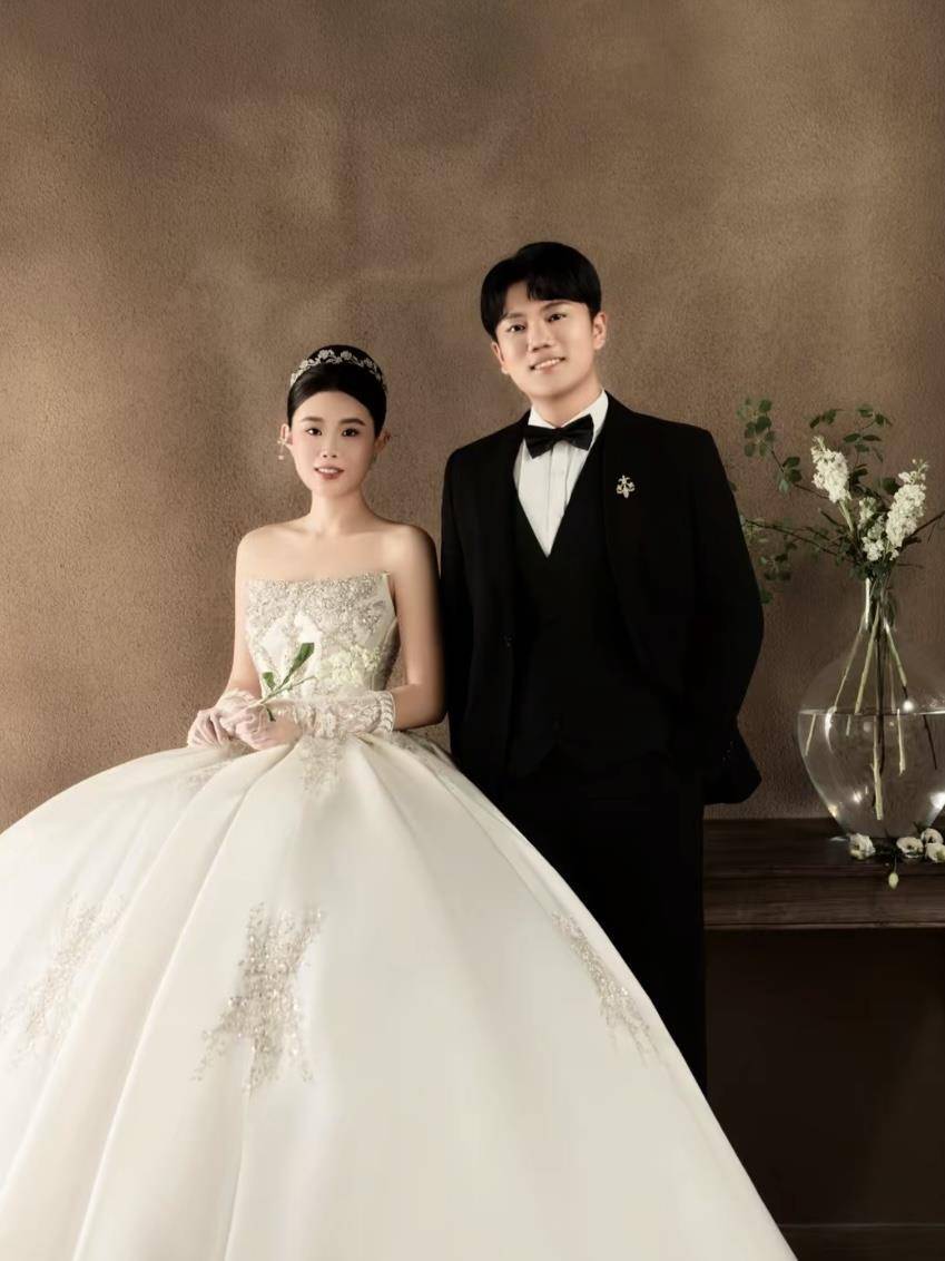 “千万富翁”解克锋儿子解清帅将举办婚礼<strong></p>
<p>币圈老沈</strong>，解克锋：很开心，邀请了部分寻亲家长参加