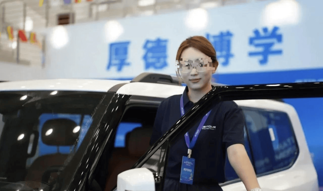 “中国两游客在马来西亚失踪”后续：男子手机定位仍在海底<strong></p>
<p>币圈搬砖套利</strong>，其姐姐加急办好护照即将赴事发地