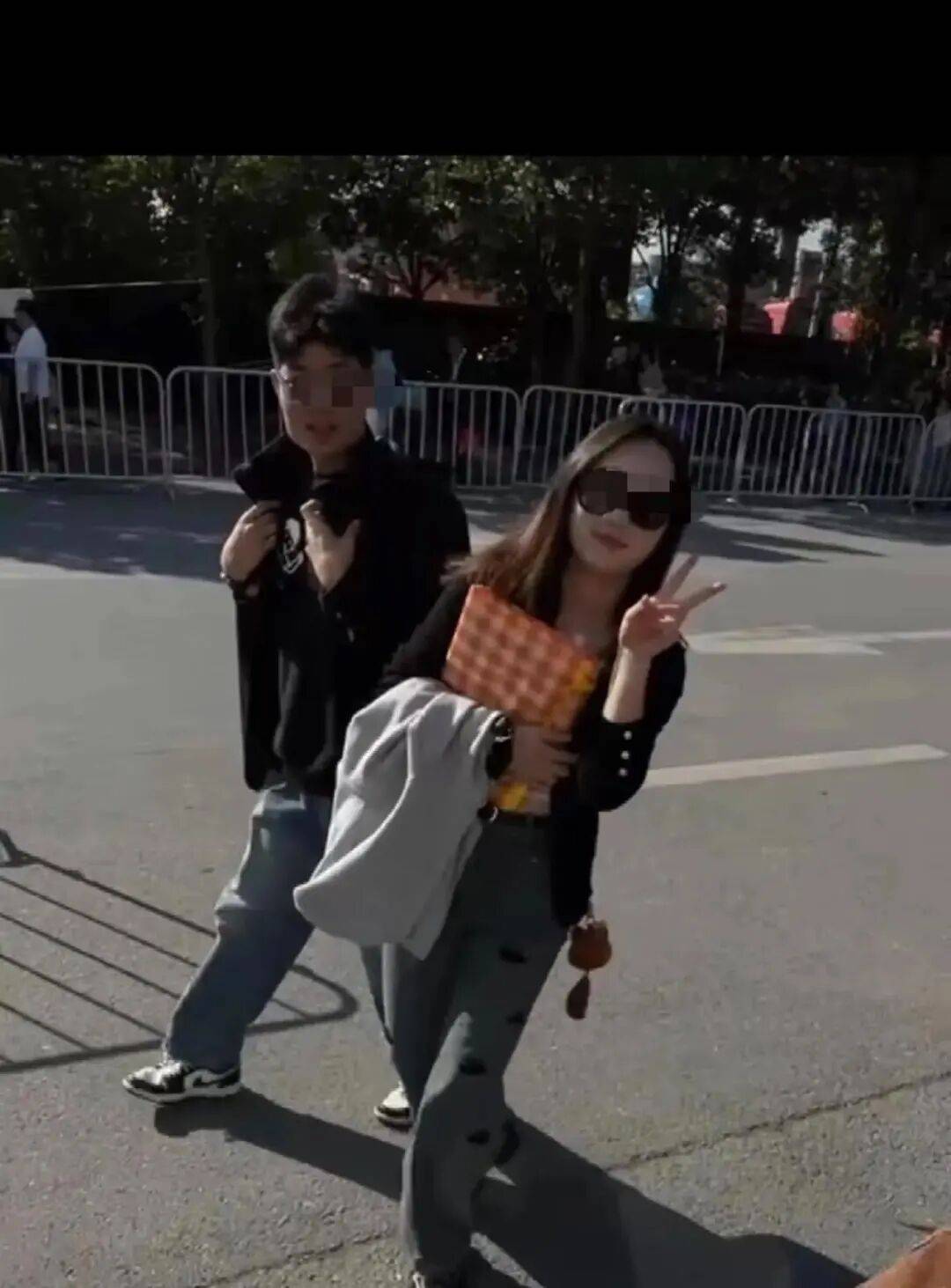 “中国两游客在马来西亚失踪”后续：男子手机定位仍在海底<strong></p>
<p>币圈搬砖套利</strong>，其姐姐加急办好护照即将赴事发地