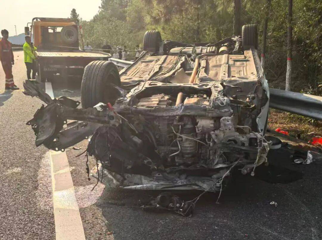 “我撒谎天打雷劈！”男子高速突然强行变道致翻车<strong></p>
<p>币圈搬砖套利</strong>，反诬赖对方