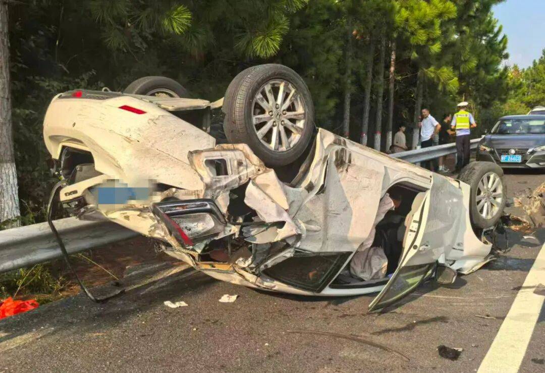 “我撒谎天打雷劈！”男子高速突然强行变道致翻车<strong></p>
<p>币圈搬砖套利</strong>，反诬赖对方