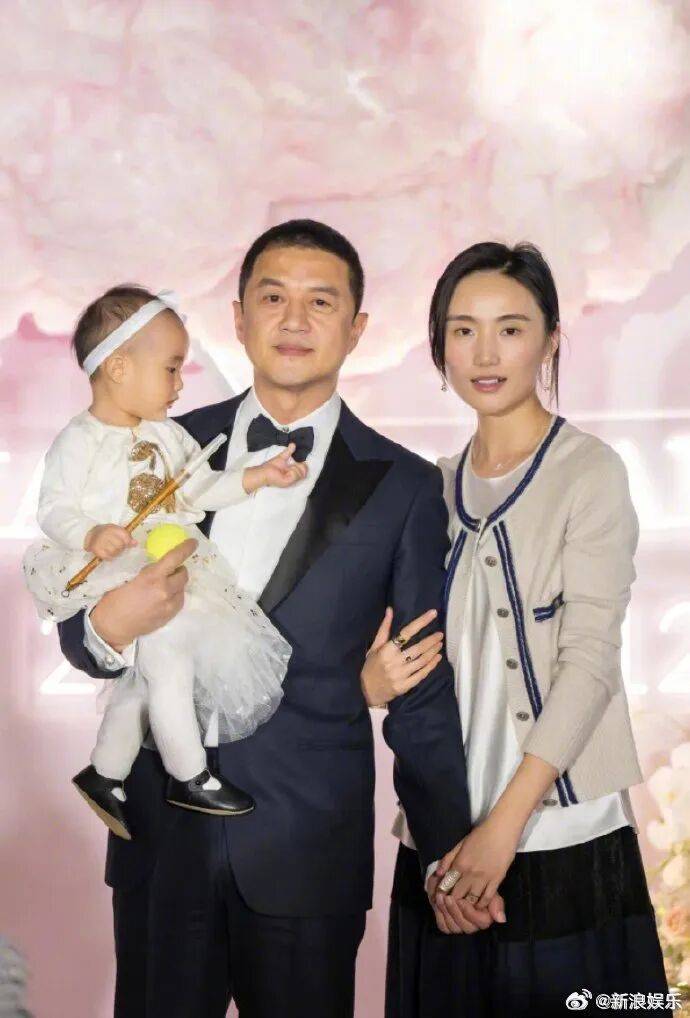 李亚鹏官宣与海哈金喜离婚：已经办理了离婚手续<strong></p>
<p>手机炒币</strong>，孩子跟随母亲生活，由双方抚养
