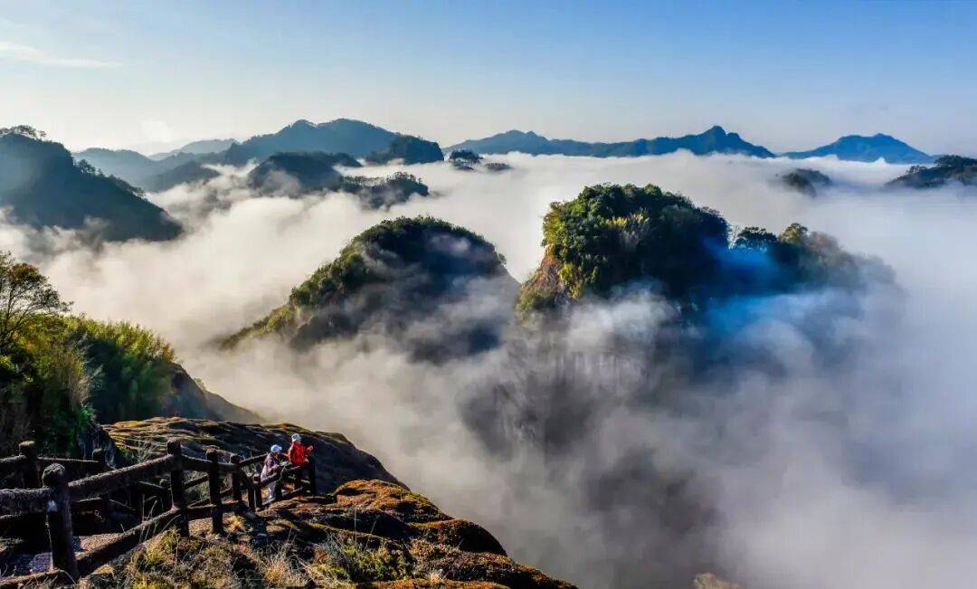 为什么年轻人迷上了爬山？ | 秋高气爽<strong></p>
<p>柚子币行情</strong>，是时候出发了→
