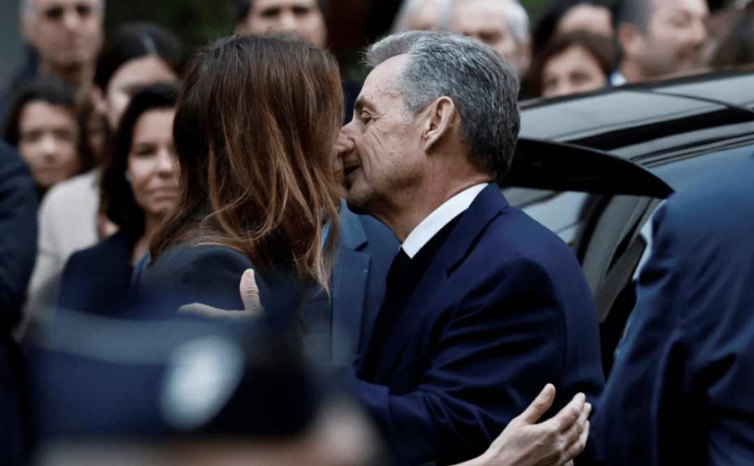 70岁法国前总统萨科齐的“坐牢style”：入狱前密会马克龙<strong></p>
<p>ccr炒币</strong>，入狱后开始写书