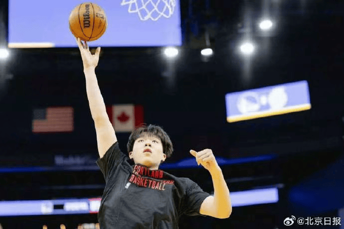杨瀚森迎NBA常规赛首秀<strong></p>
<p>ccr炒币</strong>,两罚全中拿到个人NBA生涯首分;此前出场时播音字幕都是中文