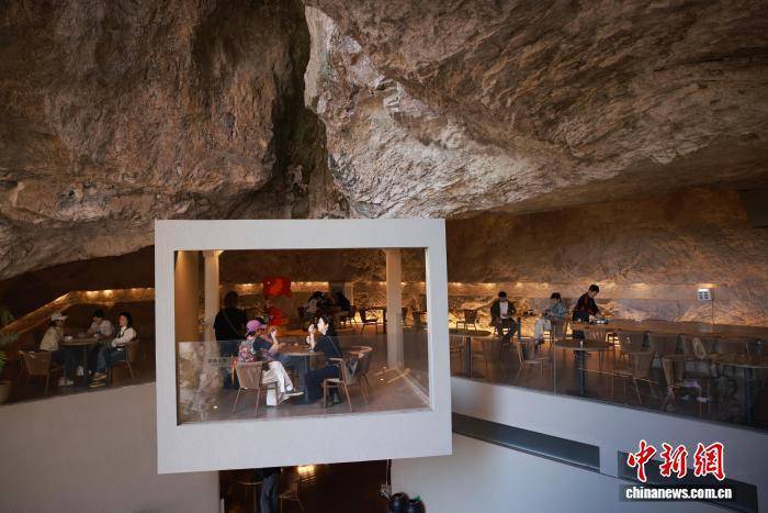 浙江温州乐清雁荡山:悬崖咖啡助力传统景区焕新出圈