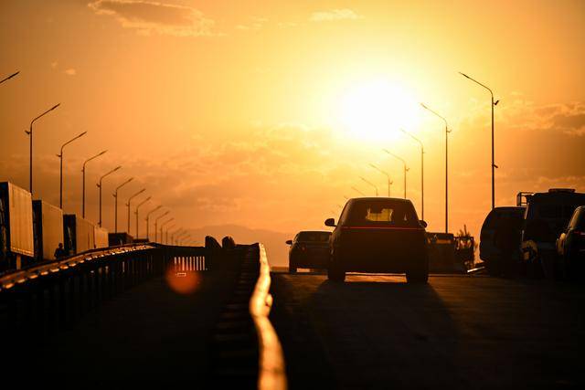 青年说 | 到中亚<strong></p>
<p>币圈神话</strong>,奔赴一场激动人心的“探秘”