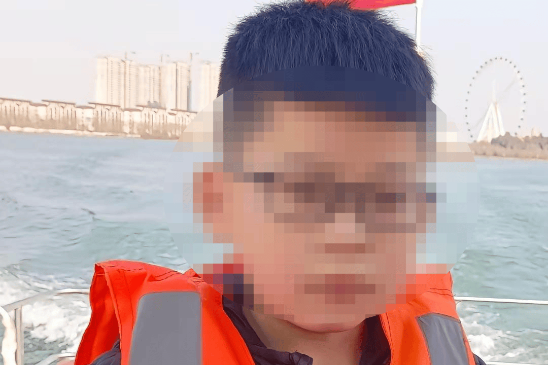 玩耍被撞后10岁男孩被诊断有肿瘤<strong></p>
<p>钯币</strong>，多器官切除 当地卫健局：医院存在问题，已立案