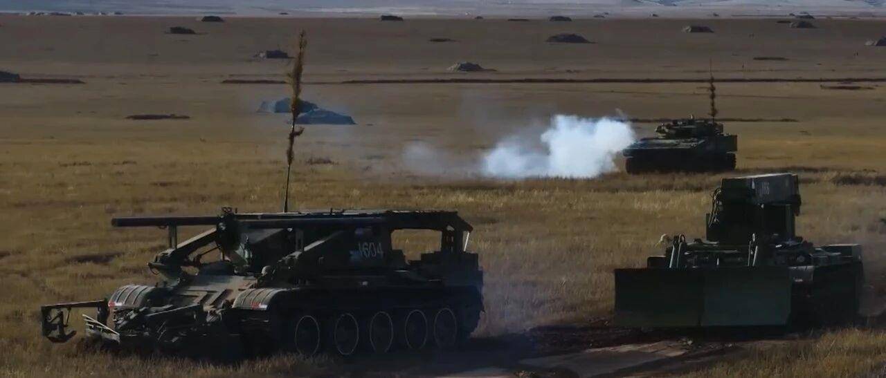 大场面！机器狗、无人机开路<strong></p>
<p>币圈合约</strong>，实兵对抗演练画面公布