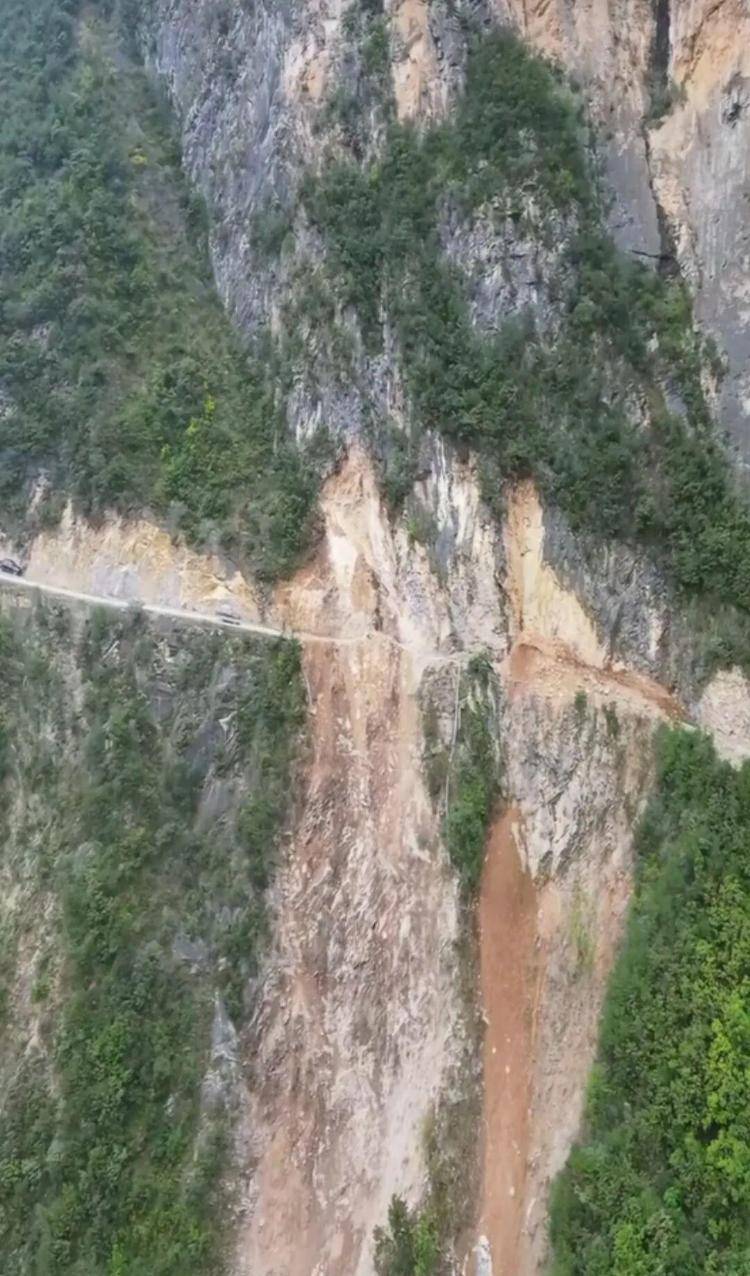 重庆网红“挂壁公路”垮塌<strong></p>
<p>币圈搬砖</strong>,附近村民外出绕行已半月盼修复,当地:已完成排危,正在修