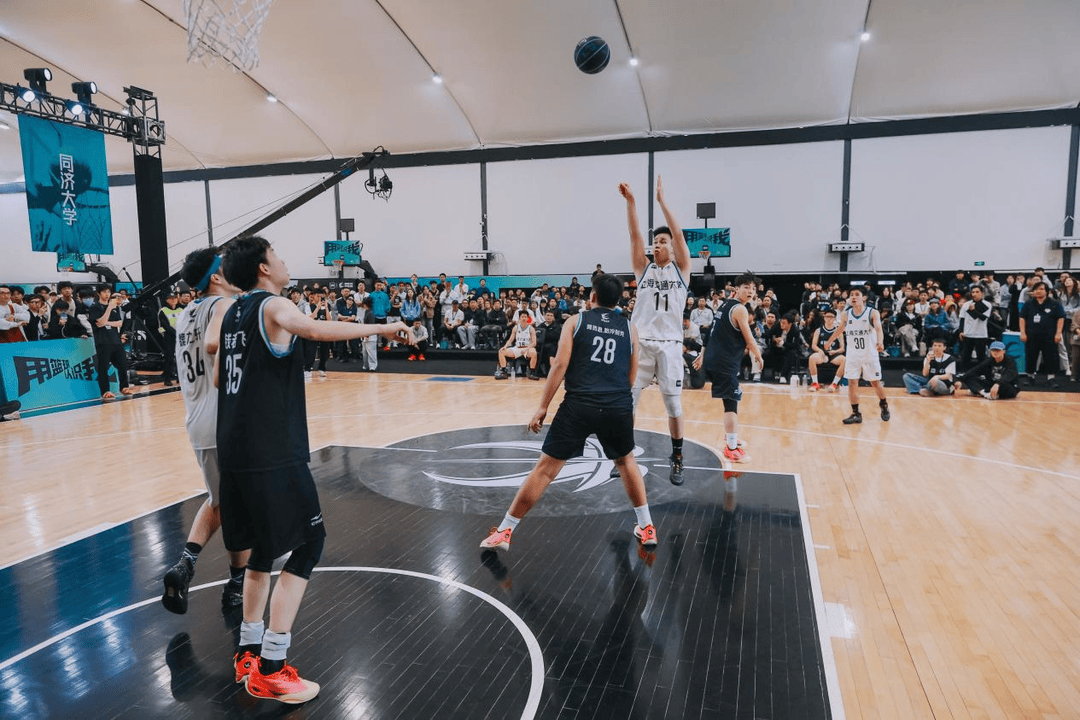 复旦、交大、同济等八大高校集结<strong></p>
<p>币圈一天</strong>,得物App“新生杯”篮球赛首战上海