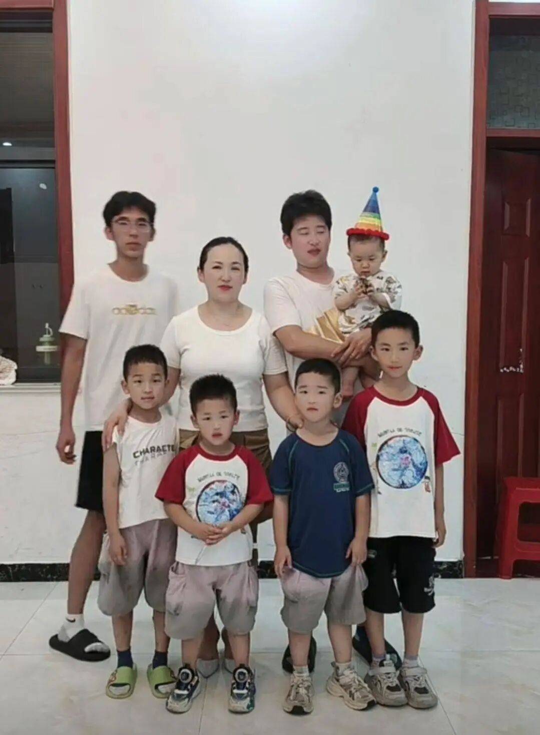 85后夫妻16年生<strong></p>
<p>币圈一天</strong>了6个儿子:一直想生个女儿