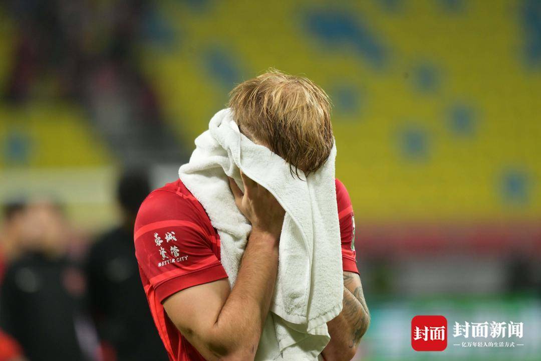 足协认定误判<strong></p>
<p>币圈一天</strong>!成都蓉城因裁判两次争议判罚中超争冠梦碎