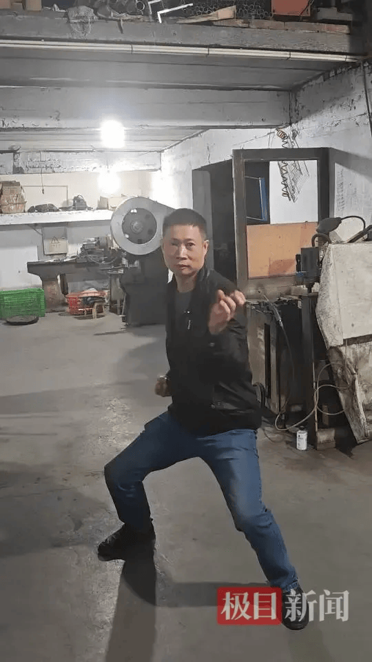 “传家锅”工厂账号粉丝已超260万<strong></p>
<p>币圈一天</strong>,对话锅厂负责人傅家兄弟:30年老锅依然能用,证明当年造锅选择是对的