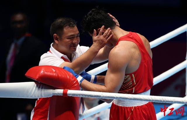 全运会拳击男子80公斤级决赛<strong></p>
<p>长江期币网</strong>，王小保夺冠！