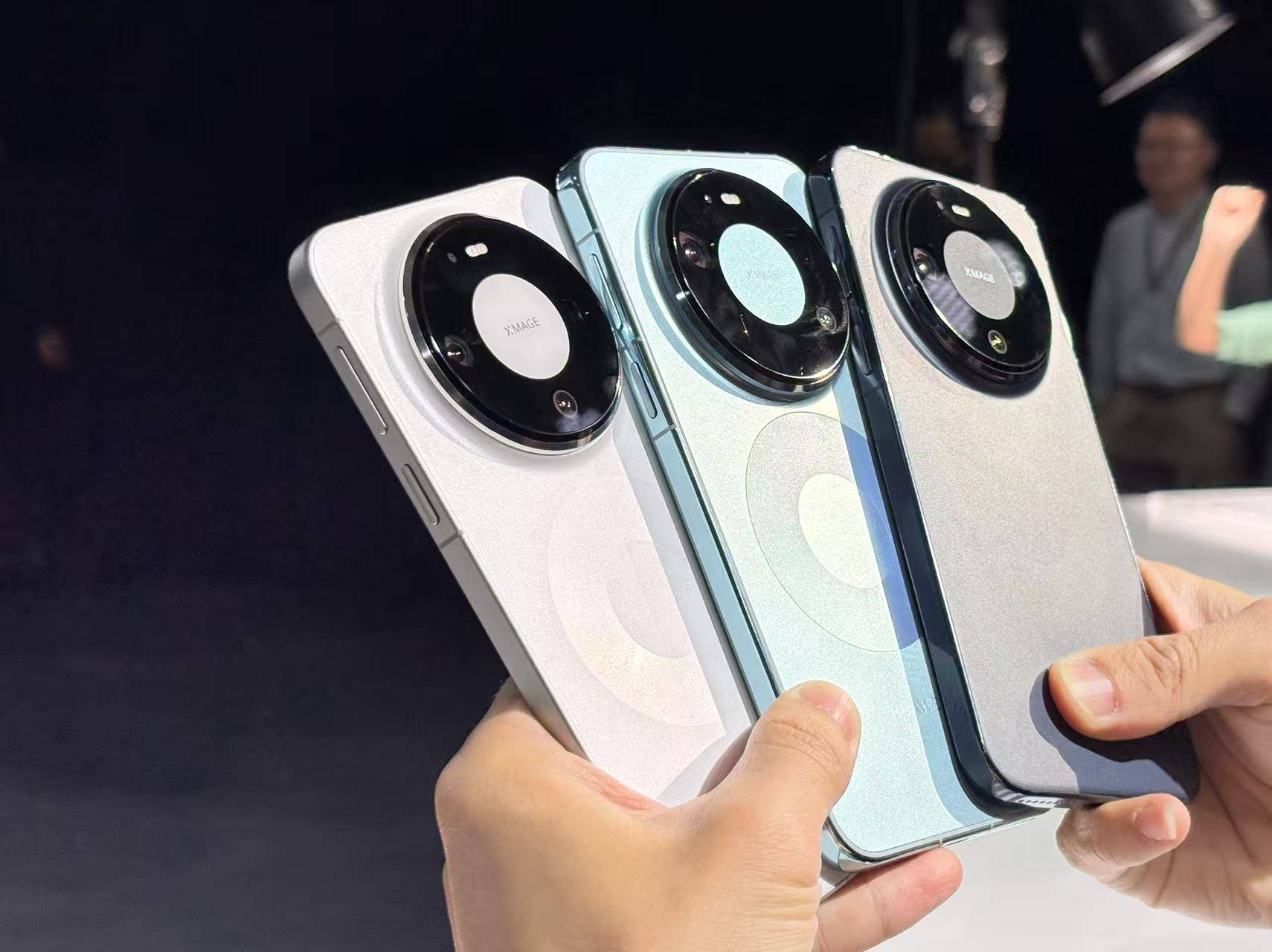 对手集体涨价，Mate 80却大降800元！鸿蒙生态突围，华为继续以价换量