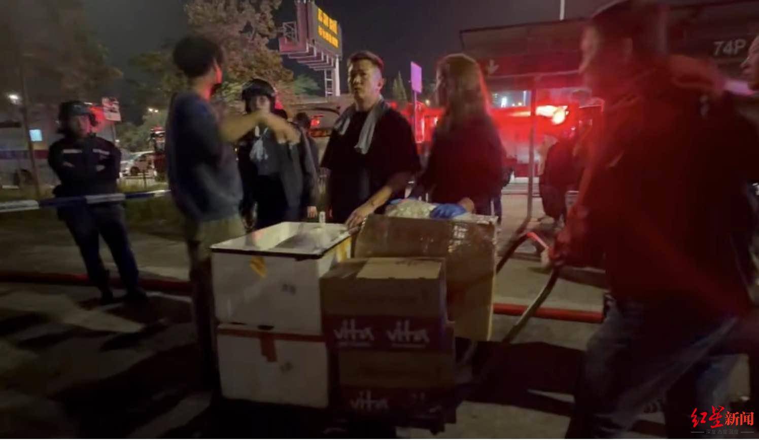 红星新闻实探香港宏福苑大火现场:警员称第一次遇到这么大火<strong></p>
<p>摩登币</strong>,餐厅老板自发为救援人员送餐