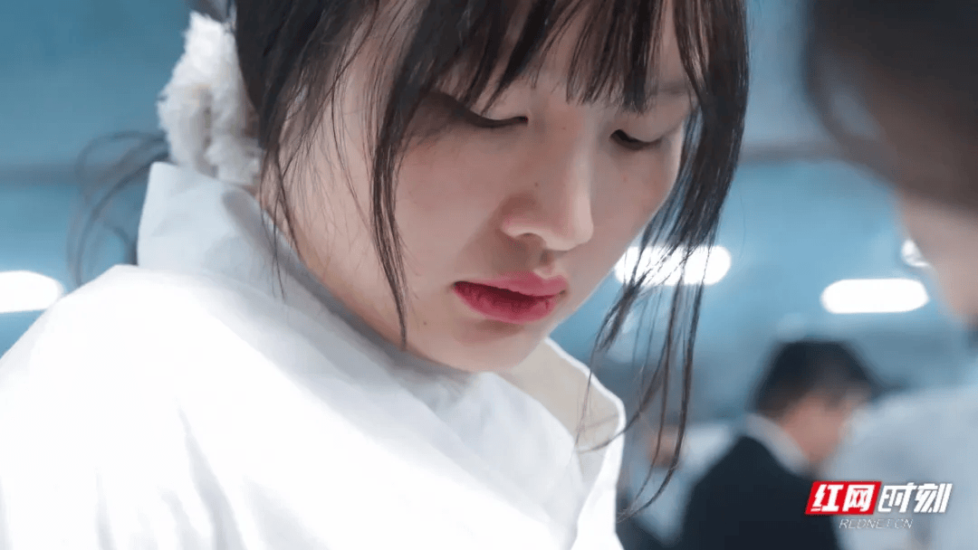 汶川地震被救起的女孩<strong></p>
<p>金元币</strong>，17年后和救她的军人结婚了