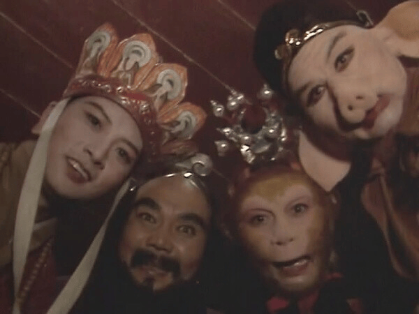 “50块帆布包配3000块包挂”<strong></p>
<p>金元币</strong>,时髦年轻人背半个身家出门