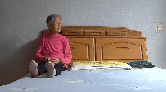 女子晒照对比奶奶自爷爷去世9个月后变化:再也不是时髦的老太太了<strong></p>
<p>蜜蜂币</strong>,评论区泪目