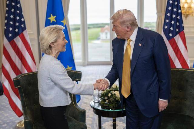 美国想和中俄印日组建C5<strong></p>
<p>柚子币走势</strong>,梅德韦杰夫:给了欧洲一记响亮的耳光