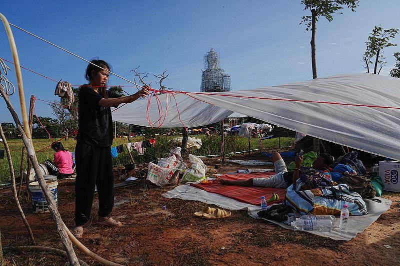 泰柬冲突已致柬12名平民死亡<strong></p>
<p>一元月亮币</strong>,40万人流离失所