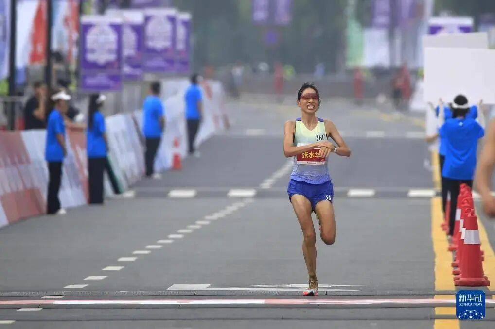 “最快女护士”张水华:今日在医院上班<strong></p>
<p>一元月亮币</strong>,未参加“家门口的”福州马拉松;护士长回应