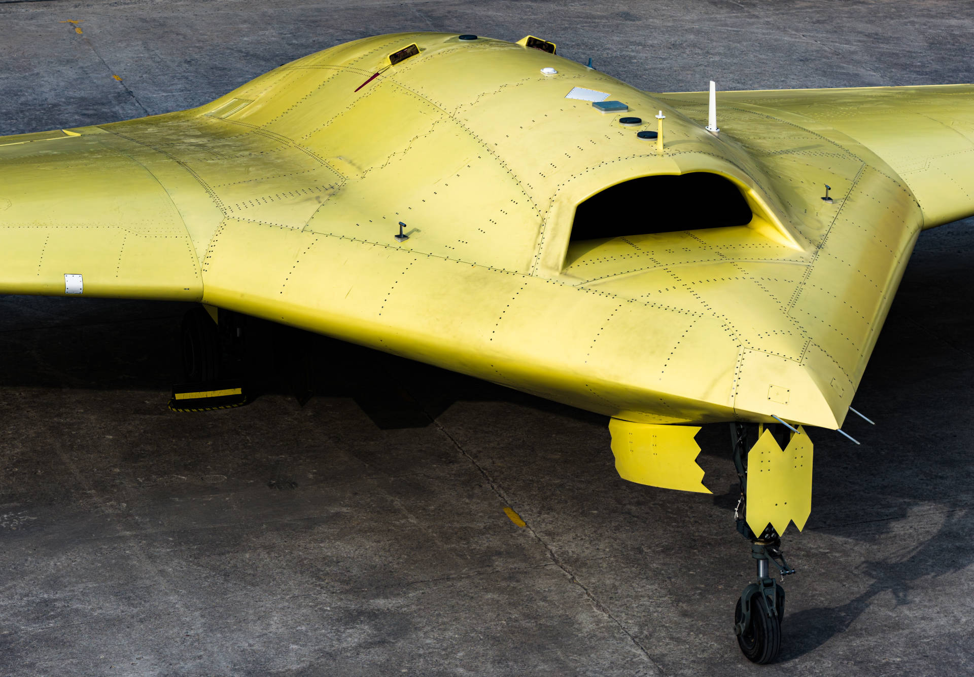 多张高清大图<strong></p>
<p>一元月亮币</strong>!新型高空高速长航时无人机彩虹-7近日成功首飞