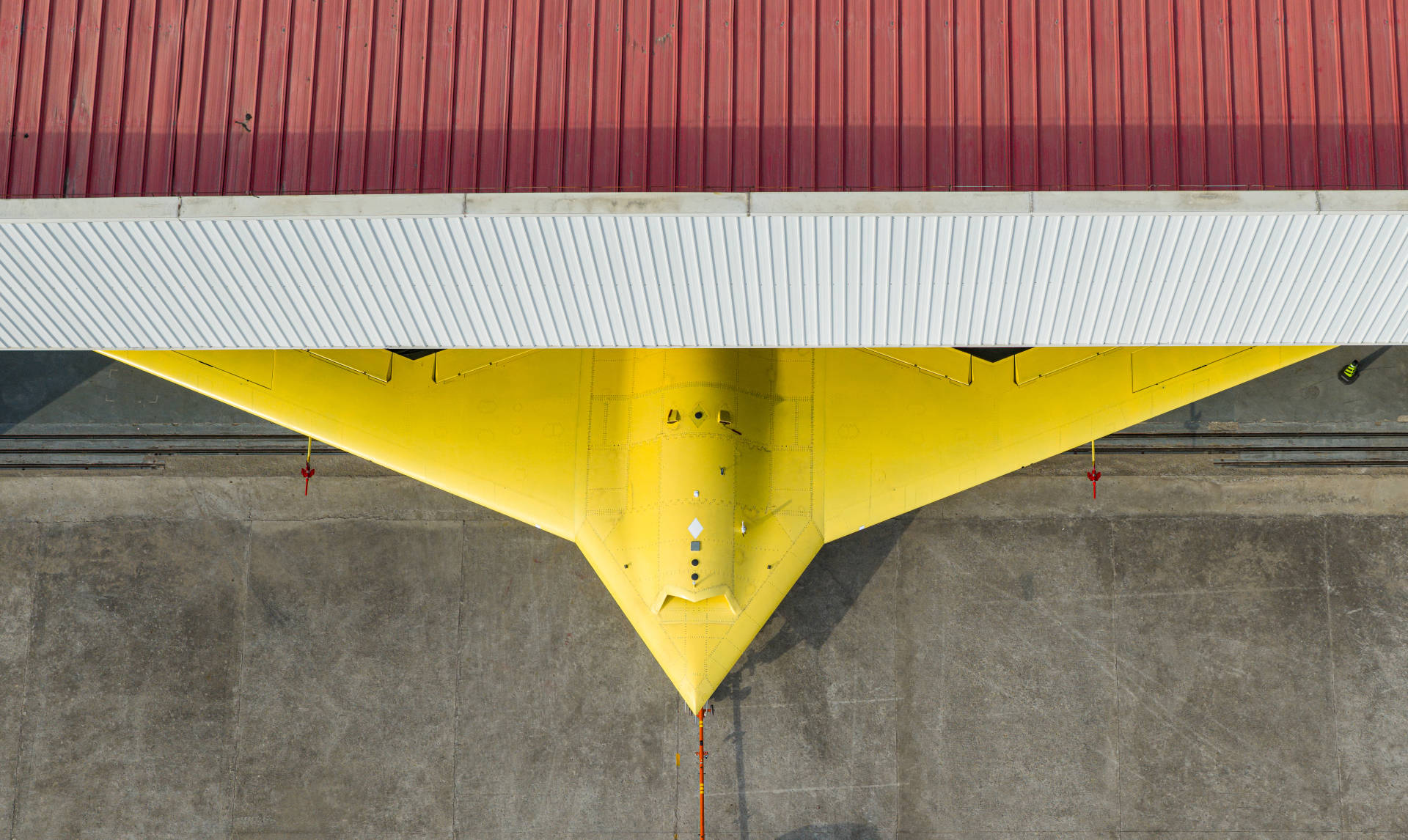 多张高清大图<strong></p>
<p>一元月亮币</strong>!新型高空高速长航时无人机彩虹-7近日成功首飞