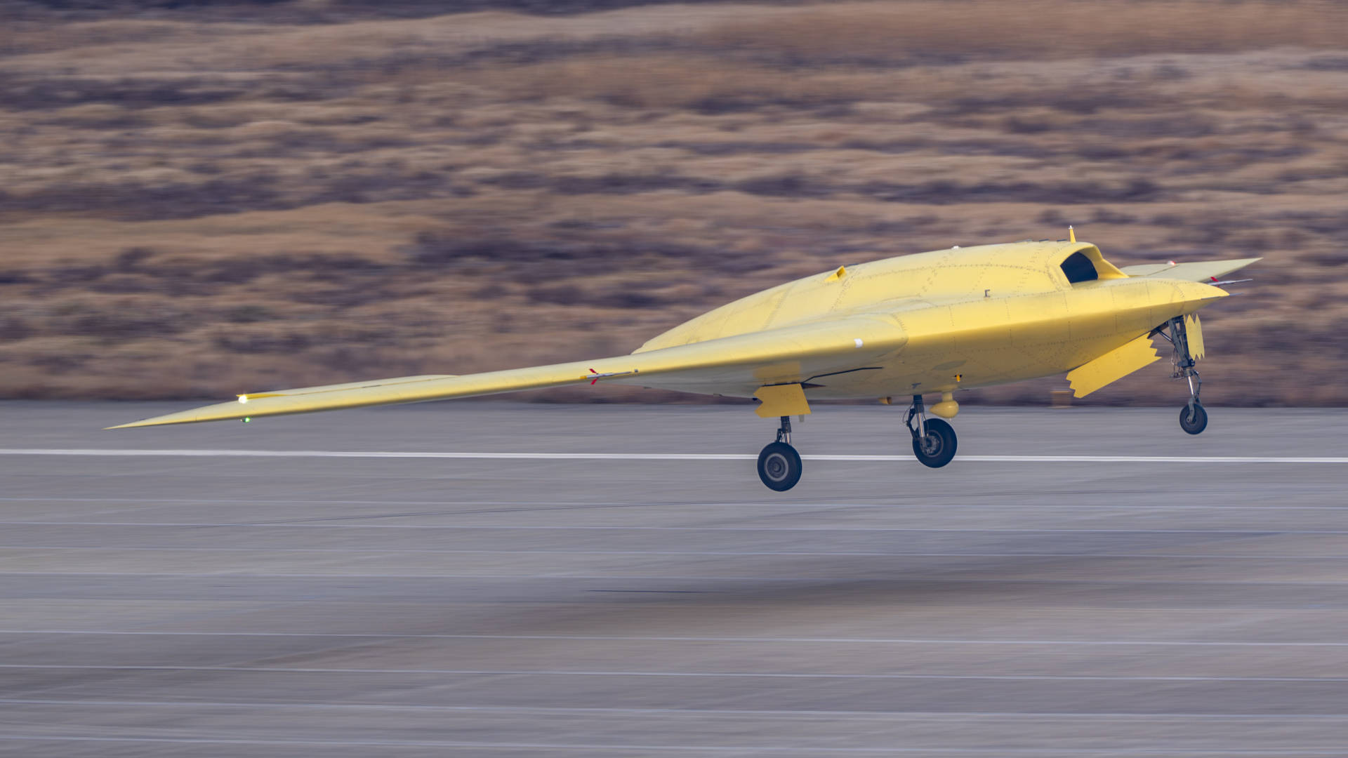 多张高清大图<strong></p>
<p>一元月亮币</strong>!新型高空高速长航时无人机彩虹-7近日成功首飞