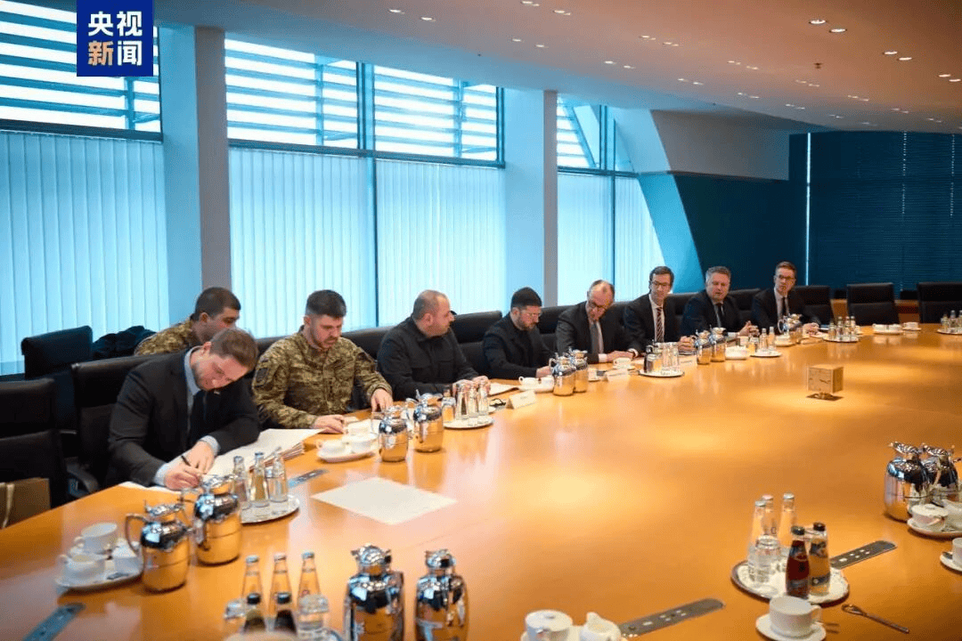 乌克兰不入北约<strong></p>
<p>一元月亮币</strong>?泽连斯基同意下课?