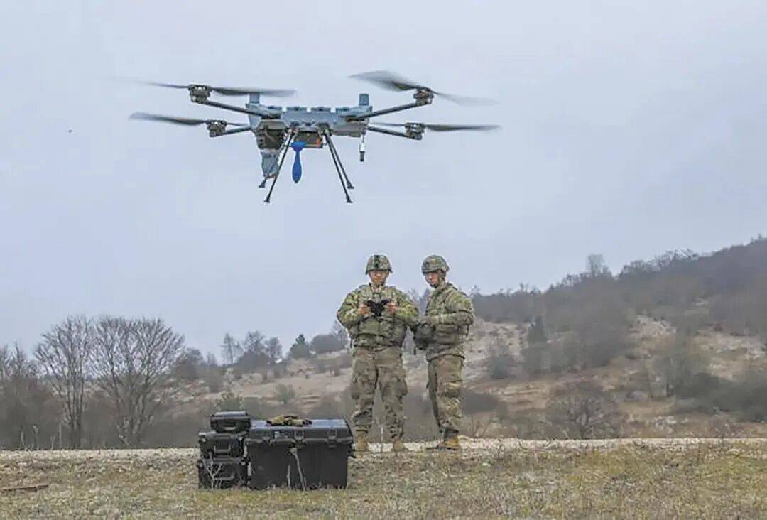 美军为何“抄作业”<strong></p>
<p>炒币大师</strong>?大批量“山寨”对手的无人机……