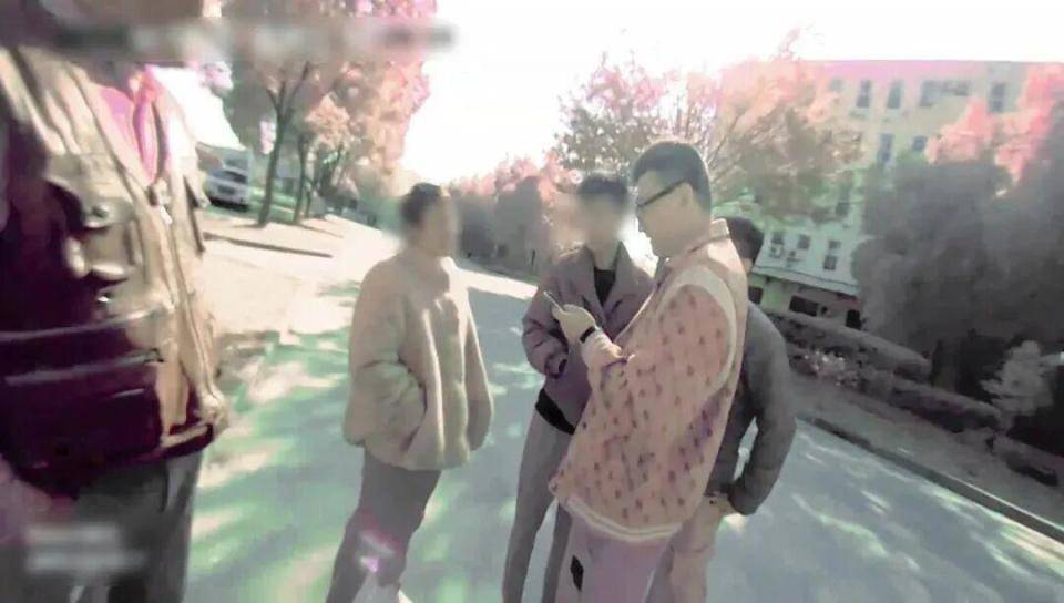 妈妈取30万“彩礼”给儿子订婚,儿子一脸迷茫:我不知道我要结婚了