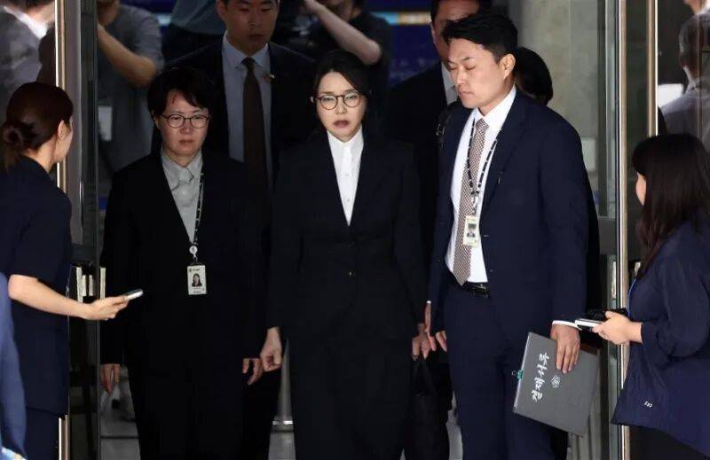 尹锡悦宣布戒严当晚<strong></p>
<p>炒币大师</strong>,金建希与其激烈争吵,称“一切因你毁了”